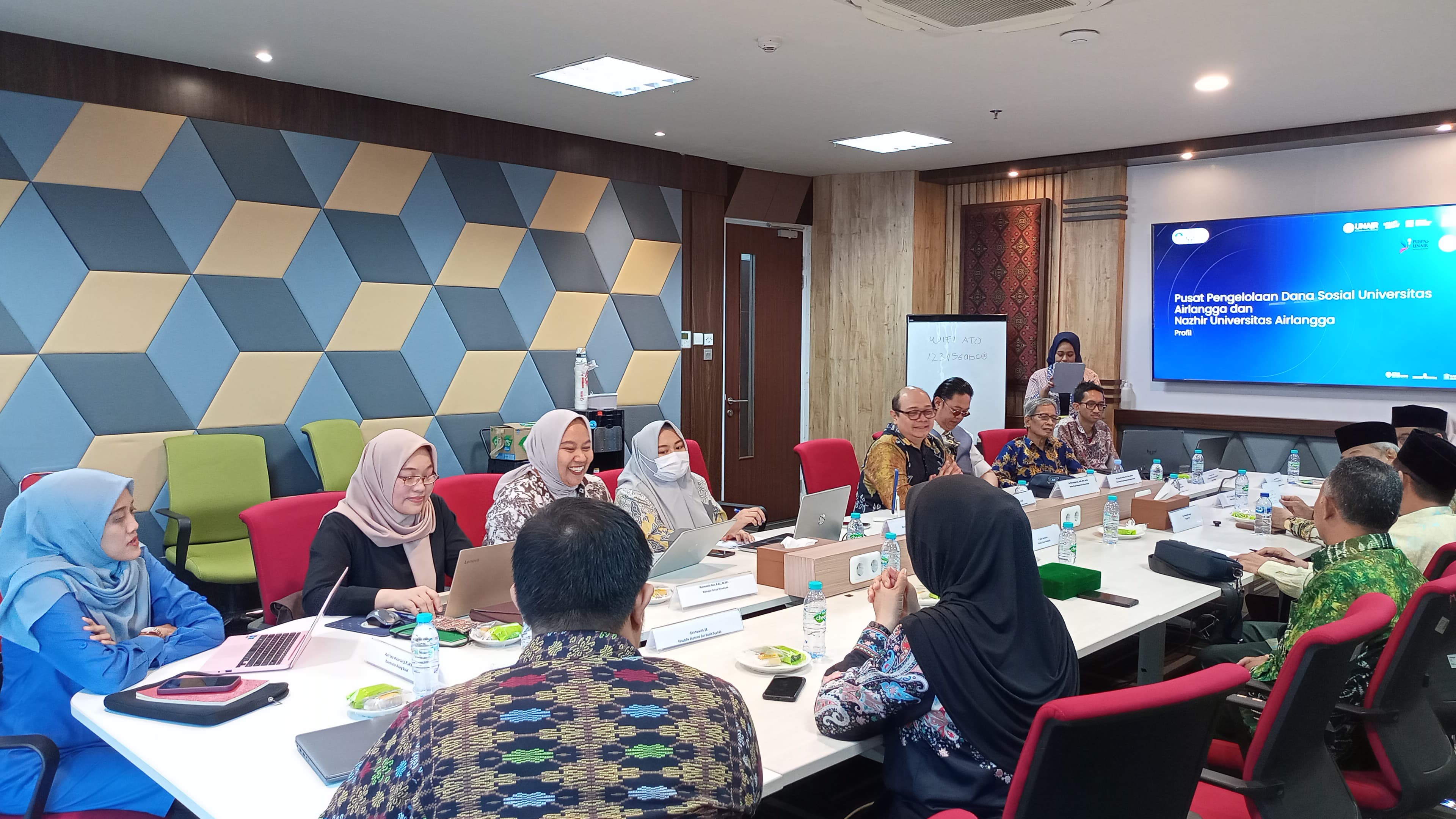 DISKUSI WAKAF MANTAB PPPIJ dengan PUSPAS UNAIR