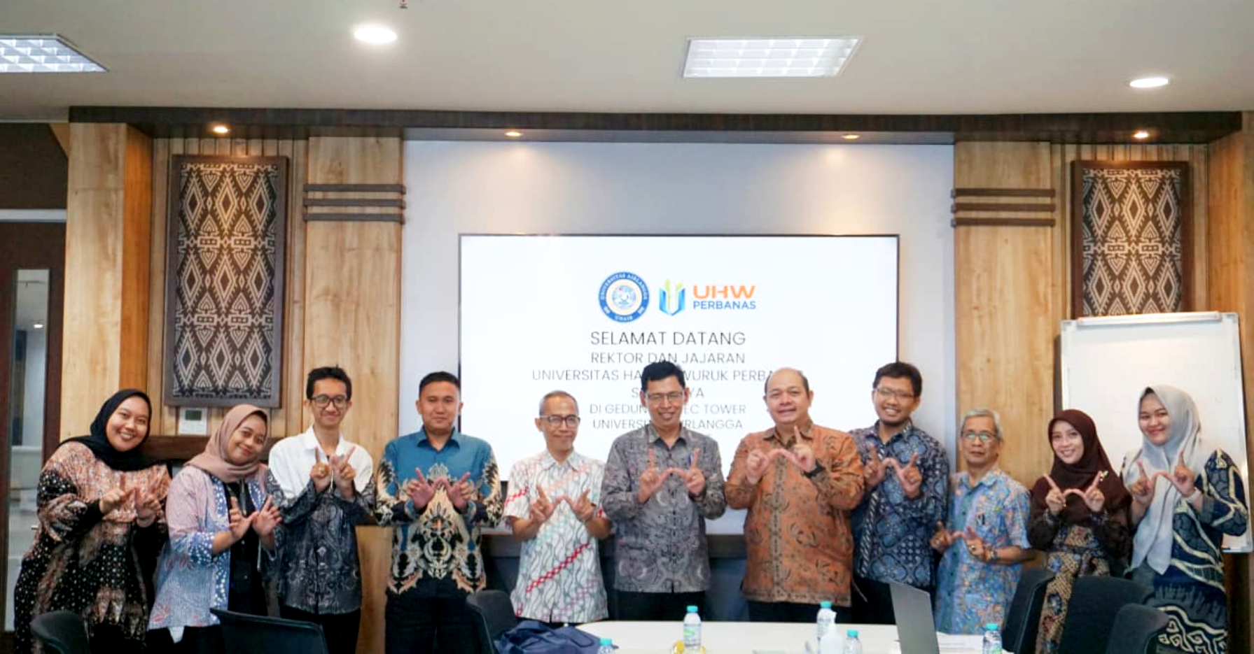 Diskusi Dana Sosial: PUSPAS UNAIR Terima Kunjungan Rektor UHW Perbanas