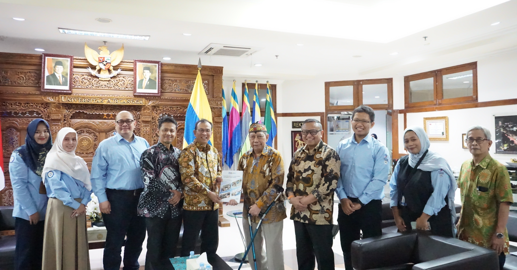 PUSPAS UNAIR menyerahkan laporan keuangan 2025 ke Komite Audit UNAIR