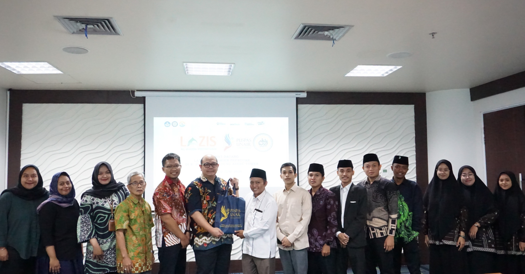 PUSPAS UNAIR dan NAZHIR UNAIR menerima kunjungan dari berbagai lapisan masyarakat untuk salinge memberikan masukan dalam meningkatkan edukasi dan kerjasama utamanya dibidang sosial